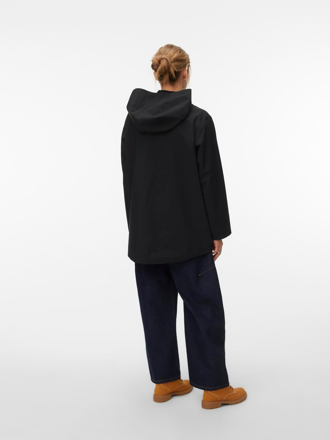 model_shot-back